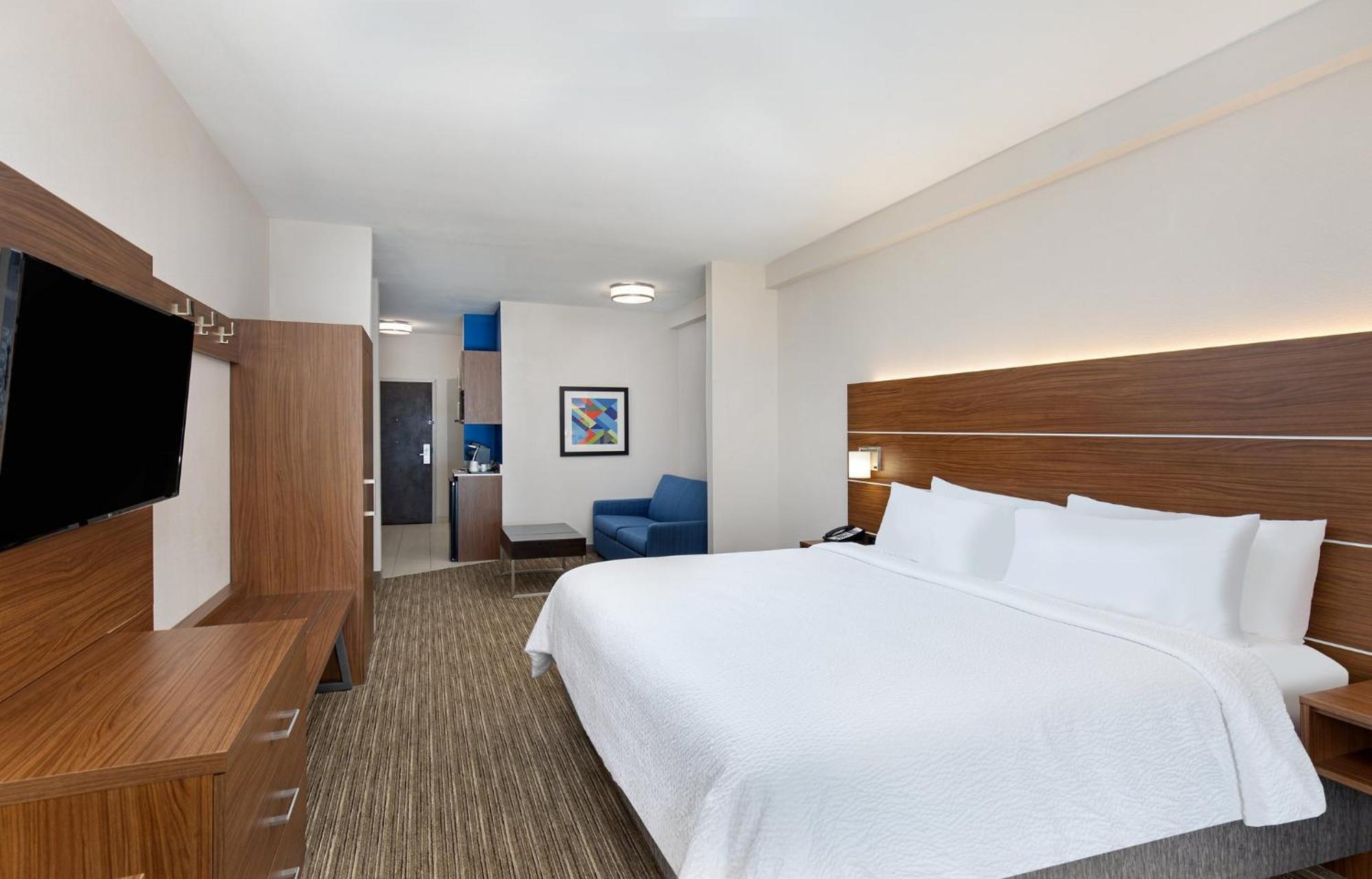 Holiday Inn Express Hotel & Suites Birmingham - Inverness 280 By Ihg Exterior photo