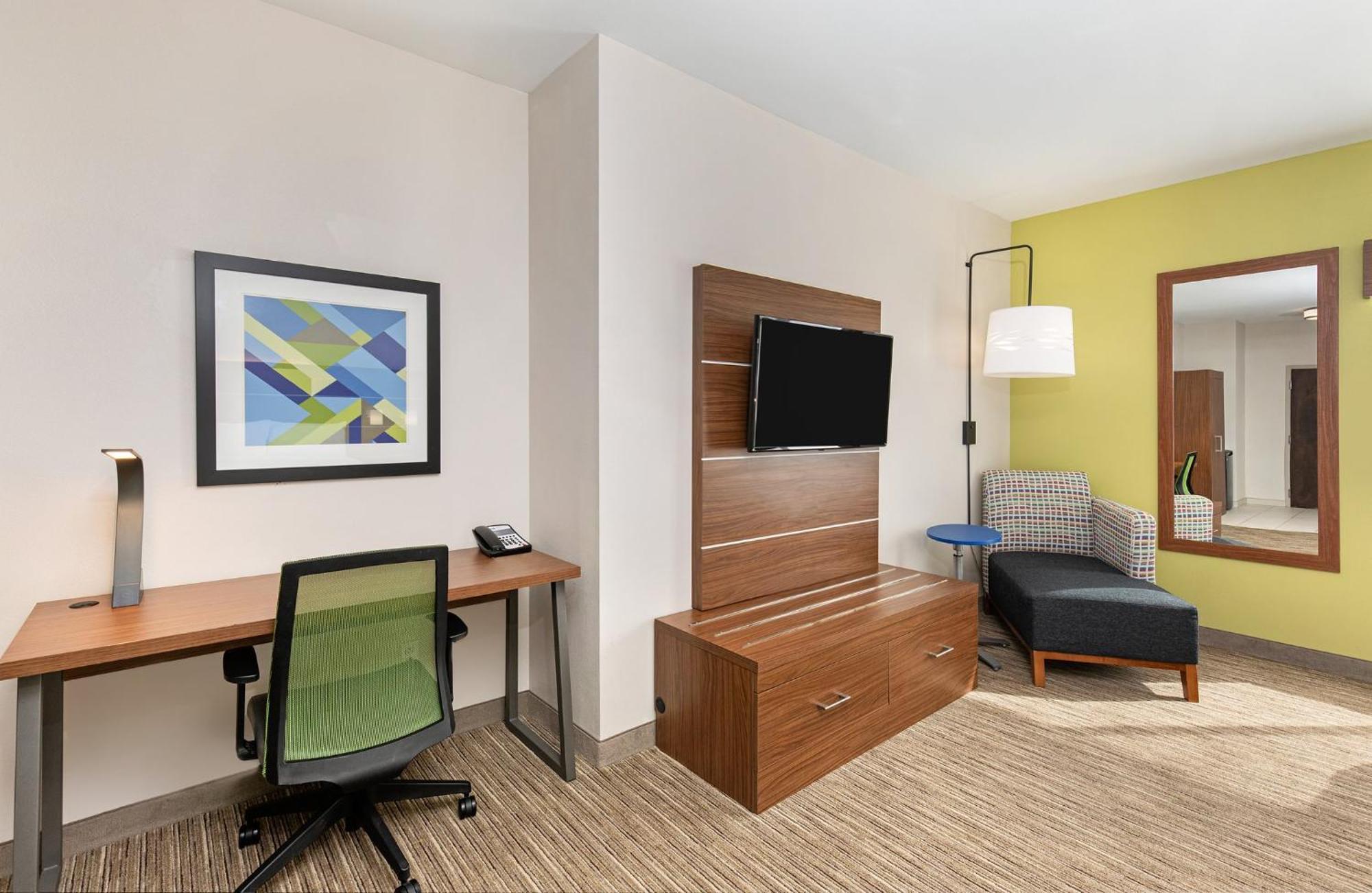 Holiday Inn Express Hotel & Suites Birmingham - Inverness 280 By Ihg Exterior photo