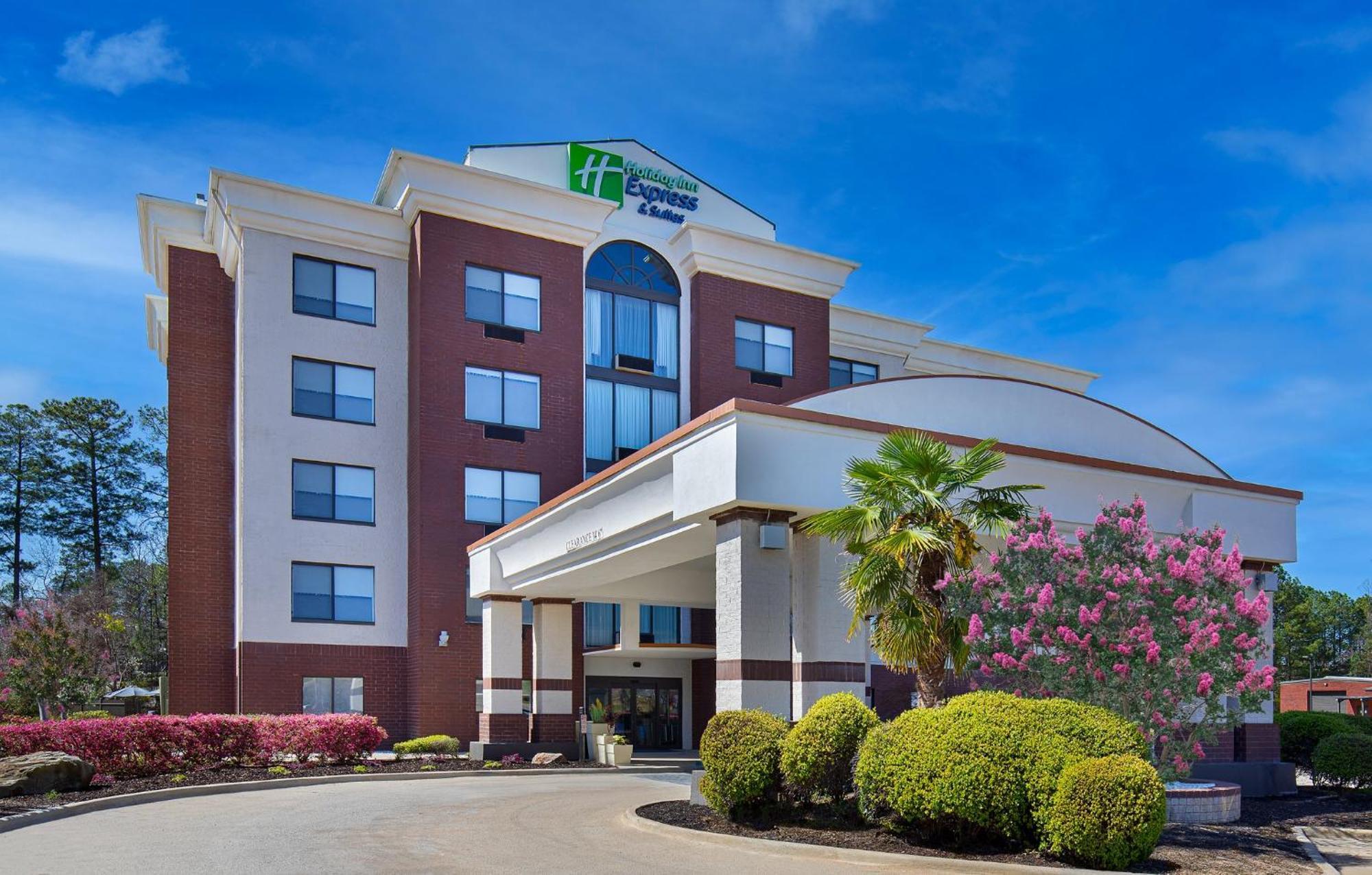 Holiday Inn Express Hotel & Suites Birmingham - Inverness 280 By Ihg Exterior photo